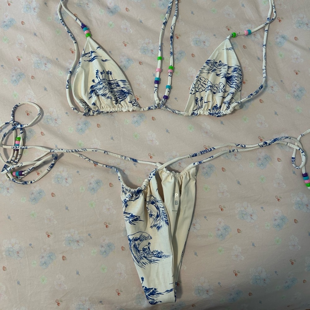 Frankie’s bikinis set